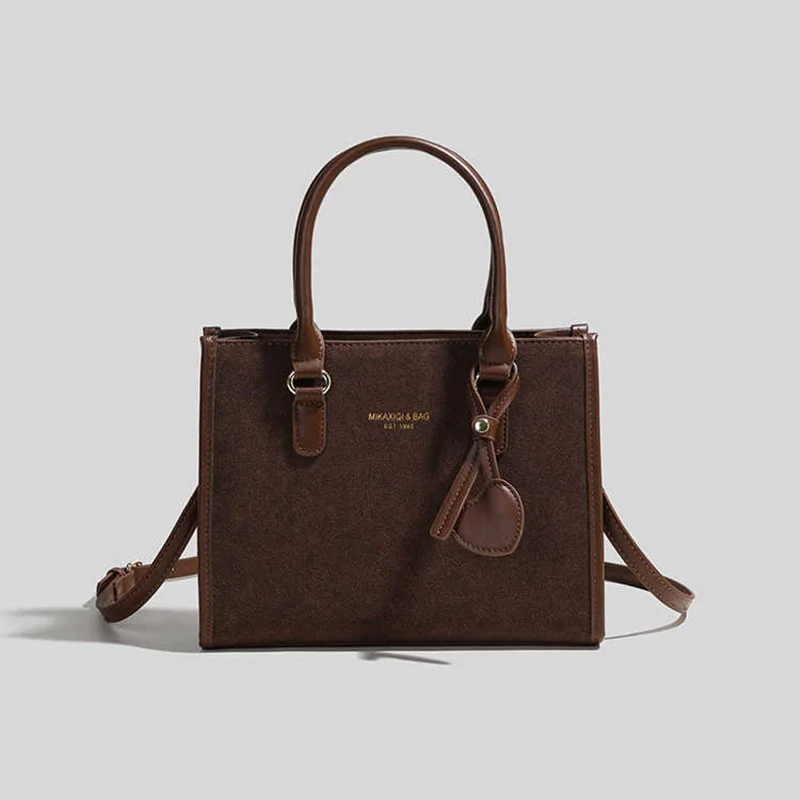 Suede Tote Bag For Women Autumn Winter Retro Large Capacity Commuting Crossbody Bags Female Casual Versatile Letter Handbags
Suede Tote Bag For Women Autumn Winter Retro Large Capacity Commuting Crossbody Bags Female Casual Versatile Letter Handbags