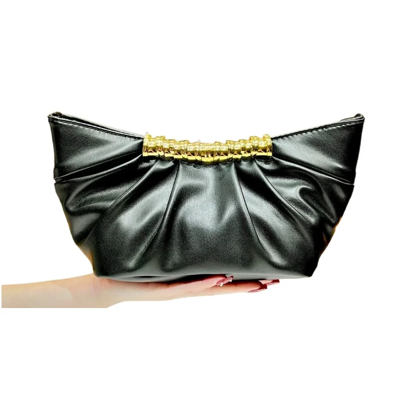 New Fashionable Large-capacity Portable Shoulder New Simple Chain Women's Bag Foreign Trade Shoulder Bag Temperament Commuting
New Fashionable Large-capacity Portable Shoulder New Simple Chain Women's Bag Foreign Trade Shoulder Bag Temperament Commuting