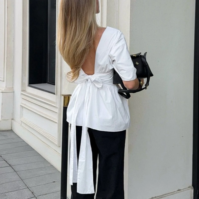 Tsiisd White Commuting Backless Bow T-Shirt Top Women Lace-Up Elegance Short-Sleeve Streetwear Pullover Spring 2026 Female Top
Tsiisd White Commuting Backless Bow T-Shirt Top Women Lace-Up Elegance Short-Sleeve Streetwear Pullover Spring 2026 Female Top