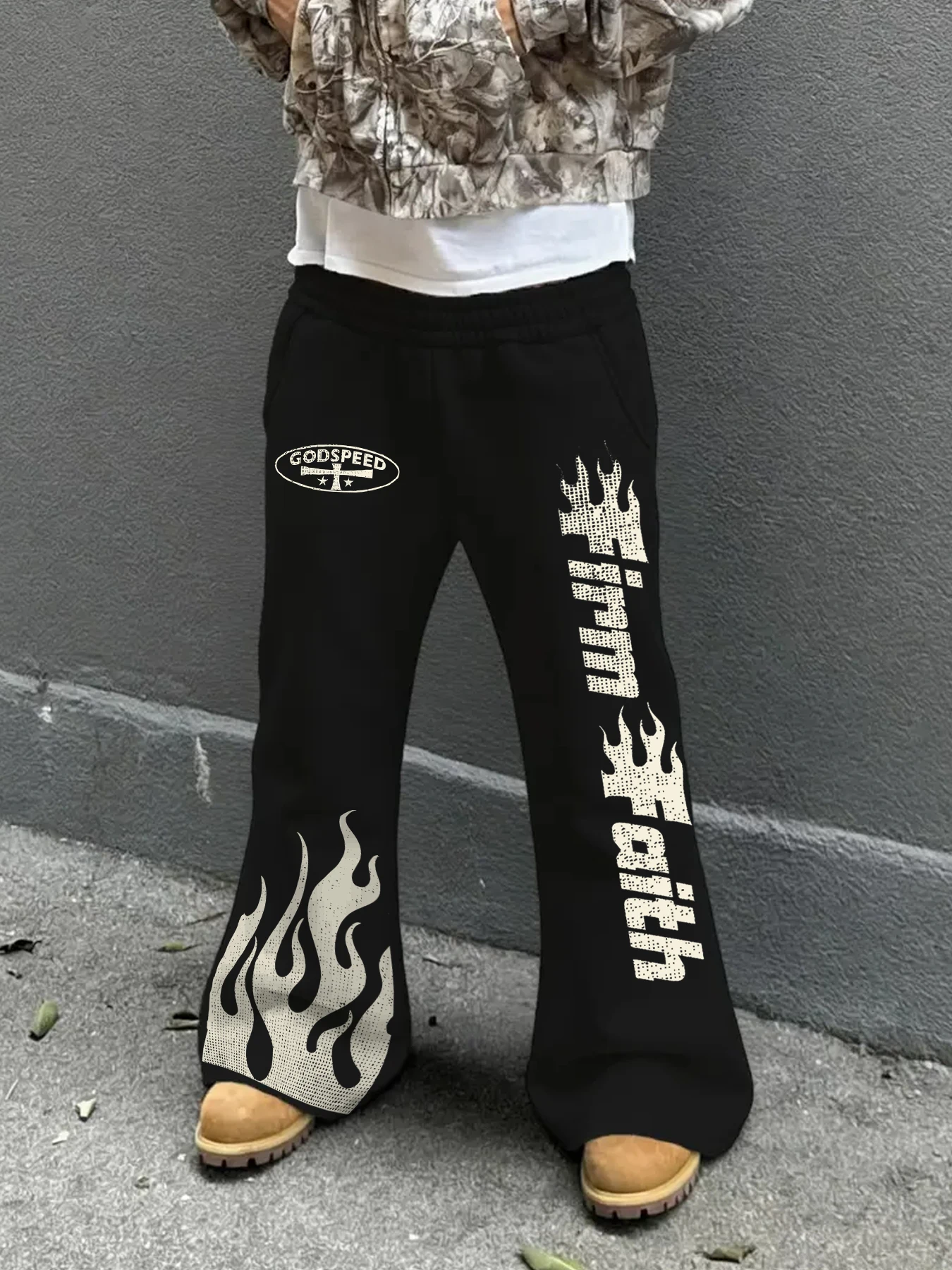 Men's American-Style High-Street Print Black Slightly Flared Sweatpants: Loose-Fitting, Drapey, Wide-Leg Casual Athletic Pants
Men's American-Style High-Street Print Black Slightly Flared Sweatpants: Loose-Fitting, Drapey, Wide-Leg Casual Athletic Pants
