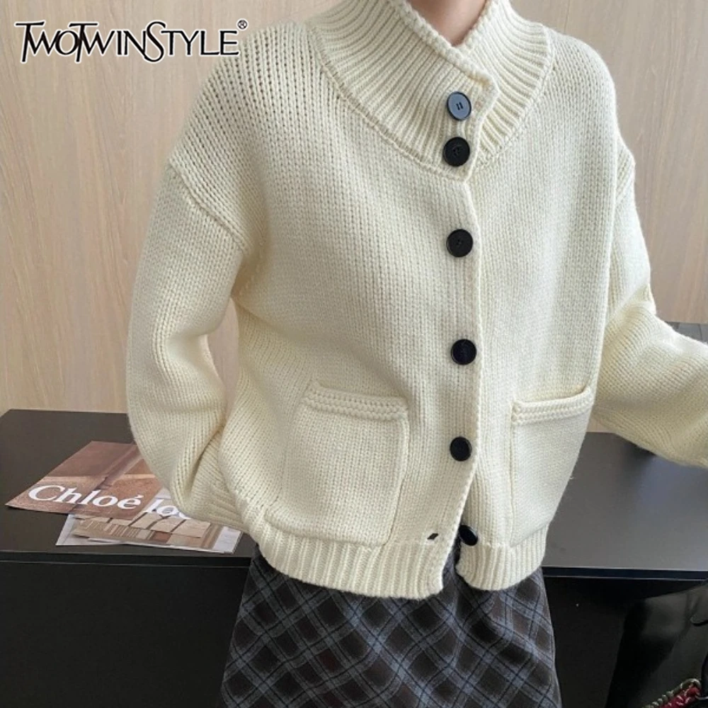 TWOTWINSTYLE однотонная куртка с карманами, женская куртка с воротником-стойкой и длинным рукавом, свободные повседневные женские куртки для ленивых, осенняя мода, новинка
TWOTWINSTYLE однотонная куртка с карманами, женская куртка с воротником-стойкой и длинным рукавом, свободные повседневные женские куртки для ленивых, осенняя мода, новинка