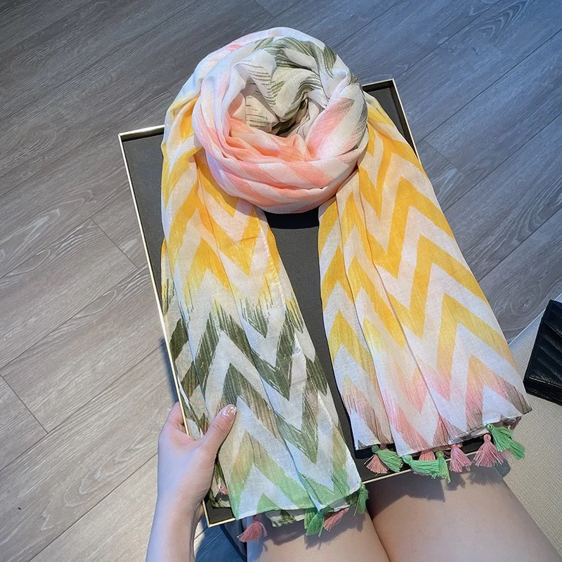 2025 Winter Ombre Wave Striped Line Viscose Shawls Scarf Lady High Quality Thin Wrap Beach Stole Bufandas Muslim Hijab 180*90Cm
2025 Winter Ombre Wave Striped Line Viscose Shawls Scarf Lady High Quality Thin Wrap Beach Stole Bufandas Muslim Hijab 180*90Cm