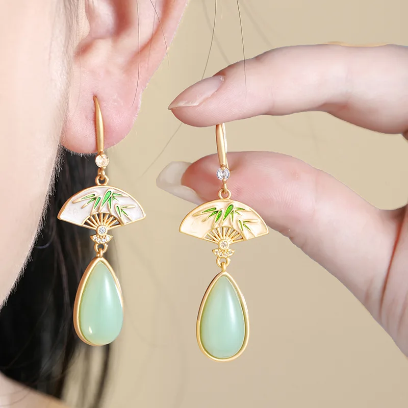 Chinese-style Bamboo Heralds Peace, Pink and White Fan-shaped Earrings,light Luxury and Fashionable,long and Versatile Ear Hooks
Chinese-style Bamboo Heralds Peace, Pink and White Fan-shaped Earrings,light Luxury and Fashionable,long and Versatile Ear Hooks