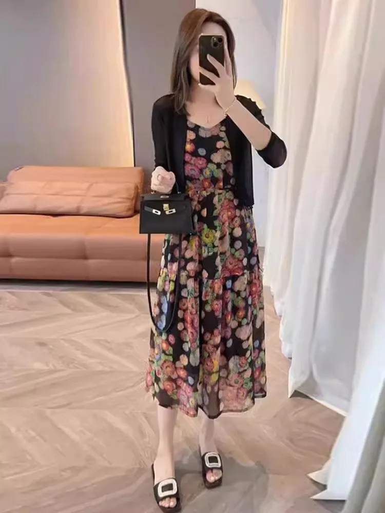 Floral Lace Halter Neck Dress Ice Silk Knitted Thin Women's Summer New Style Loose Fit Two-Piece Set Fashionable Youthful
Floral Lace Halter Neck Dress Ice Silk Knitted Thin Women's Summer New Style Loose Fit Two-Piece Set Fashionable Youthful