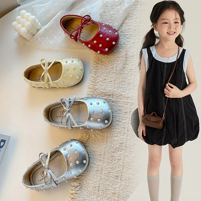 Girl's red solid color small leather shoes for spring and summer 2026, girl's bow pearl princess shoes performance shoes
Girl's red solid color small leather shoes for spring and summer 2026, girl's bow pearl princess shoes performance shoes
