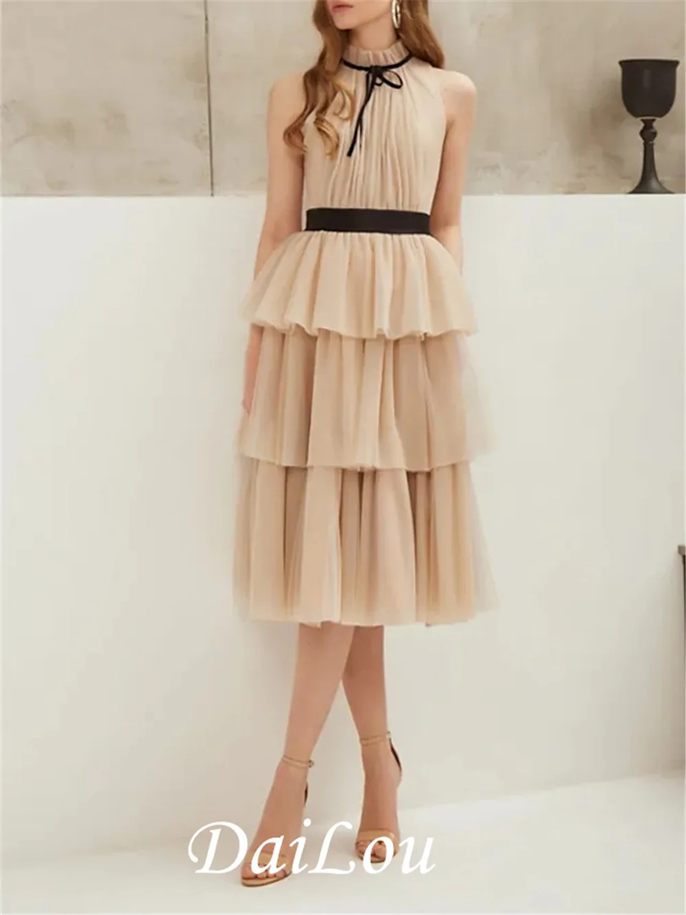 A-Line Empire Elegant Cocktail Party Prom Dress High Neck Sleeveless Knee Length Tulle with Bow(s) Tier
A-Line Empire Elegant Cocktail Party Prom Dress High Neck Sleeveless Knee Length Tulle with Bow(s) Tier