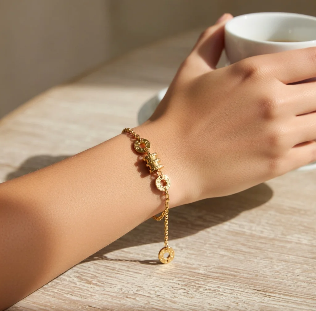 Gold Small Waist LOVE Disc Dangle Charm Bracelet for Women Light Luxury High-End Niche Versatile Tarnish-Free Fashion Jewelry
Gold Small Waist LOVE Disc Dangle Charm Bracelet for Women Light Luxury High-End Niche Versatile Tarnish-Free Fashion Jewelry