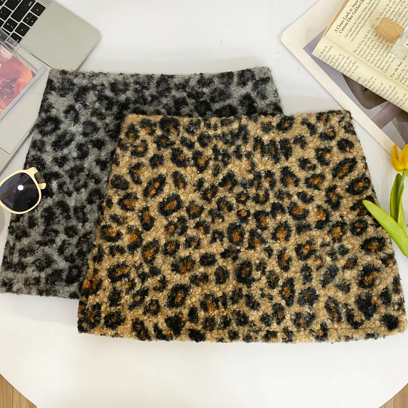 Модная юбка с леопардовым принтом, высокая талия, женская, винтажная, укороченная, с защитой от просвечивания, осень-зима, новинка
Модная юбка с леопардовым принтом, высокая талия, женская, винтажная, укороченная, с защитой от просвечивания, осень-зима, новинка