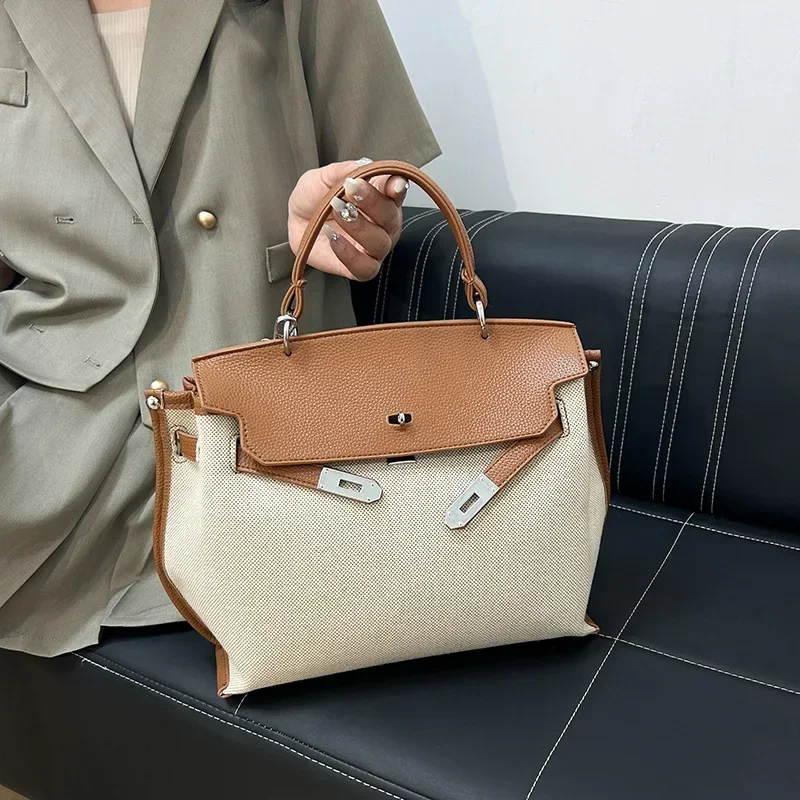 Classic Elegant Leather Messenger Bag for Ladies Women's Shoulder Bag Crossbody Bag Luxury Brand
Classic Elegant Leather Messenger Bag for Ladies Women's Shoulder Bag Crossbody Bag Luxury Brand