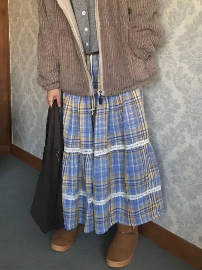 Sweet Chic Plaid Skirt for Women with Lace Paneling And Bow Tie Mid-Length Spring Faion Retro Aosphere A-Line Skirt
Sweet Chic Plaid Skirt for Women with Lace Paneling And Bow Tie Mid-Length Spring Faion Retro Aosphere A-Line Skirt