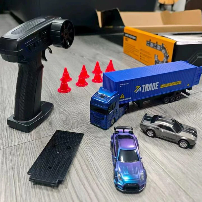 New 4wd 1:64 Scale Rc Drift Truck Detachable Diy Trailer Flatbed Toy Car With Led Light Free 2pcs Static Model Vehicle Gift
New 4wd 1:64 Scale Rc Drift Truck Detachable Diy Trailer Flatbed Toy Car With Led Light Free 2pcs Static Model Vehicle Gift
