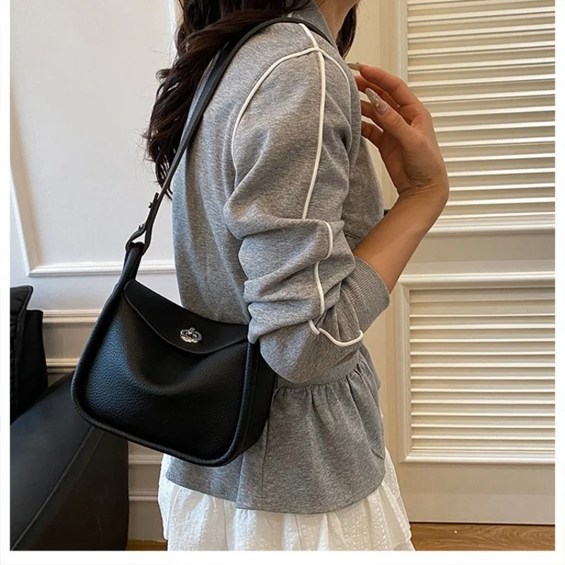 Fashionable Ladies Handbag Crafted From Durable Leather Featuring Famous Designer Inspired And High-End Daily Style
Fashionable Ladies Handbag Crafted From Durable Leather Featuring Famous Designer Inspired And High-End Daily Style
