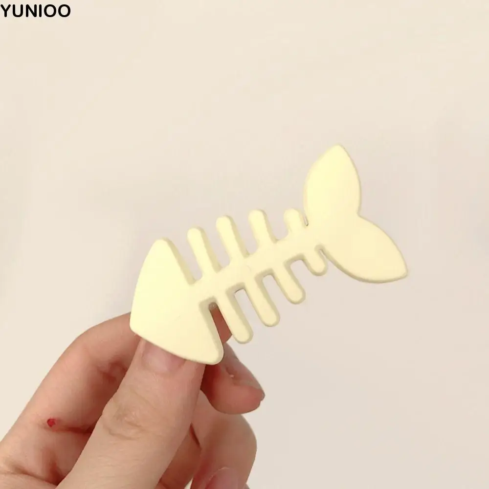 Cute Animal Fish Bone Hair Clip Y2k Headwear Geometry Hair Accessories Barrettes Plastic Gift
Cute Animal Fish Bone Hair Clip Y2k Headwear Geometry Hair Accessories Barrettes Plastic Gift