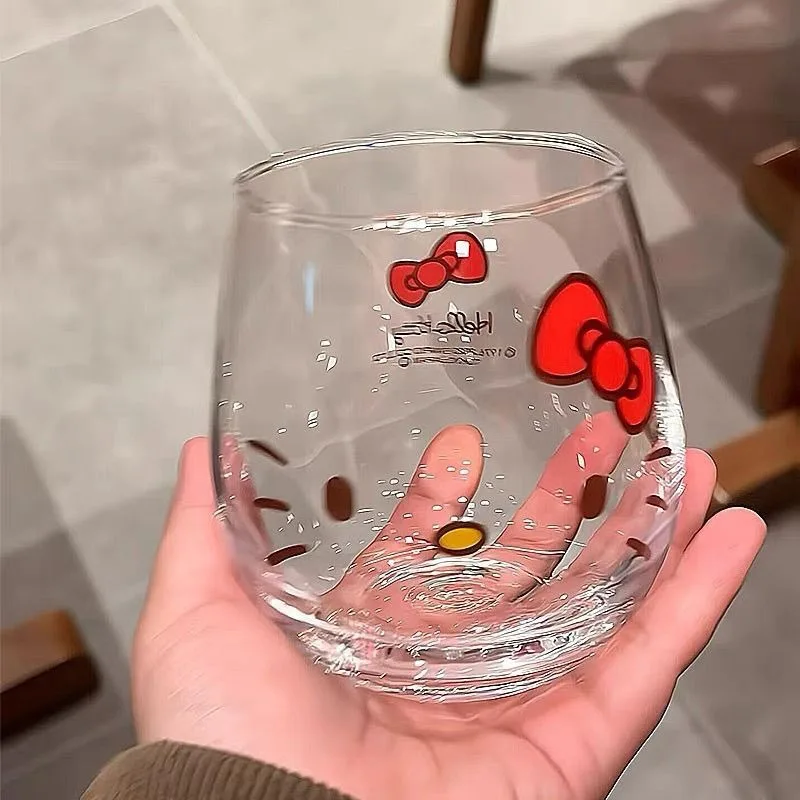 Стеклянная кружка Sanrio Hello Kitty, утолщенная, большой емкости, с милым мультяшным дизайном, хит продаж, модная, красивая, подарок на день рождения, для детей, новинка
Стеклянная кружка Sanrio Hello Kitty, утолщенная, большой емкости, с милым мультяшным дизайном, хит продаж, модная, красивая, подарок на день рождения, для детей, новинка