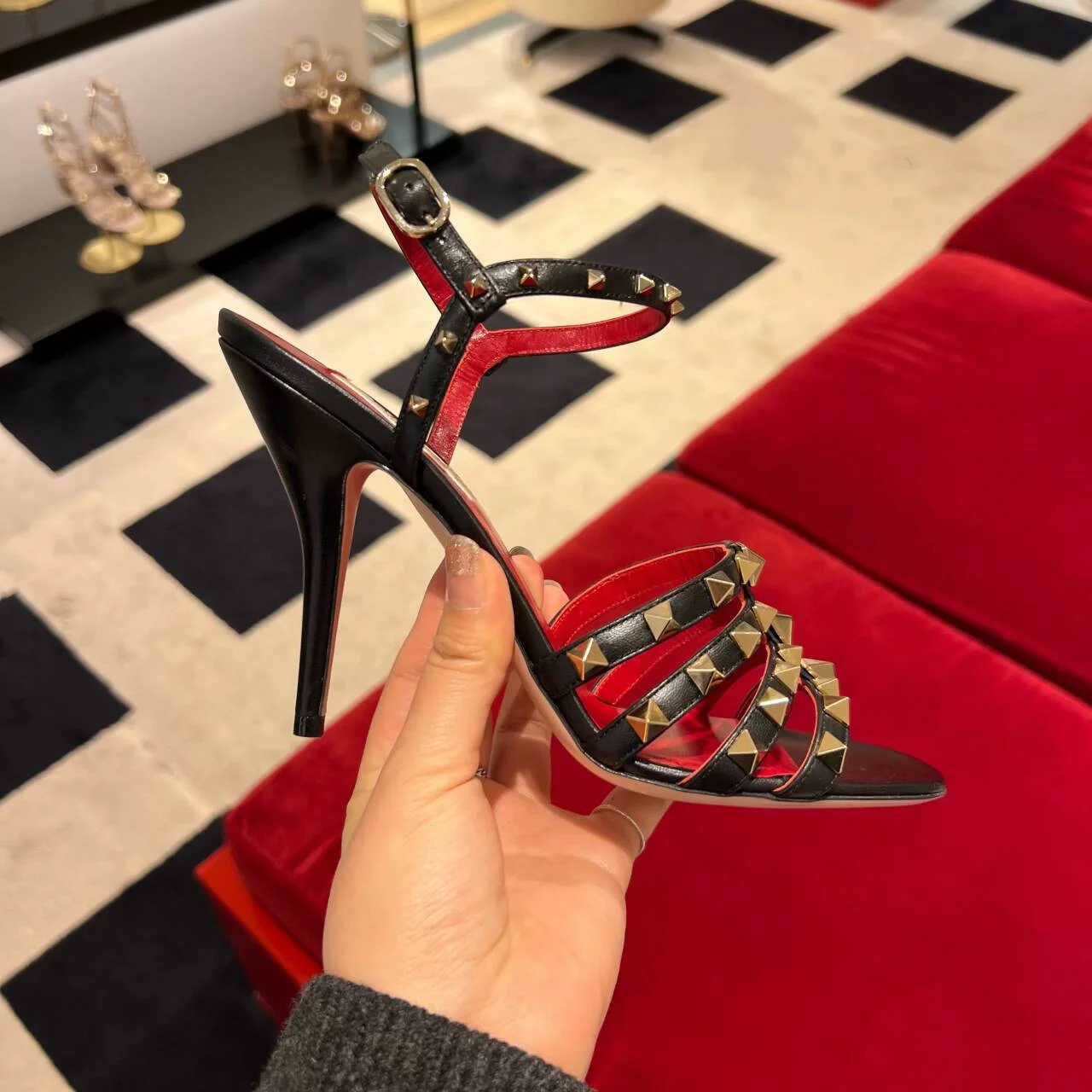 2026European and American Summer New Rivet Stiletto Women's Sandals Fashion Show Party Women's 34-44 Large High Heel Sandals
2026European and American Summer New Rivet Stiletto Women's Sandals Fashion Show Party Women's 34-44 Large High Heel Sandals