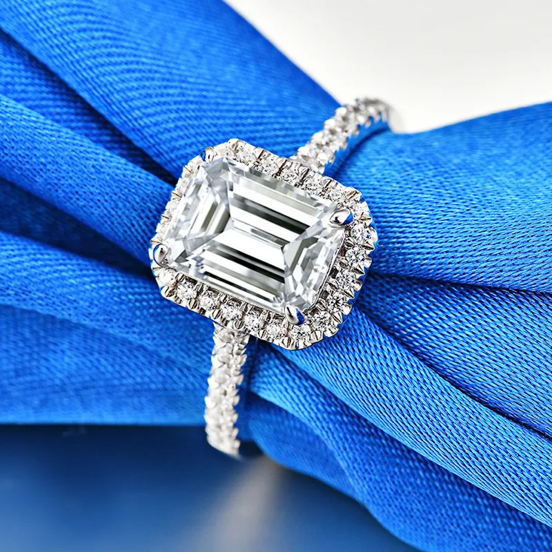 PT950Platinum Diamond Engraved Ring for Women - Simple, Individualistic and Fashionable Emerald Cut Micro-Inset Ring
PT950Platinum Diamond Engraved Ring for Women - Simple, Individualistic and Fashionable Emerald Cut Micro-Inset Ring