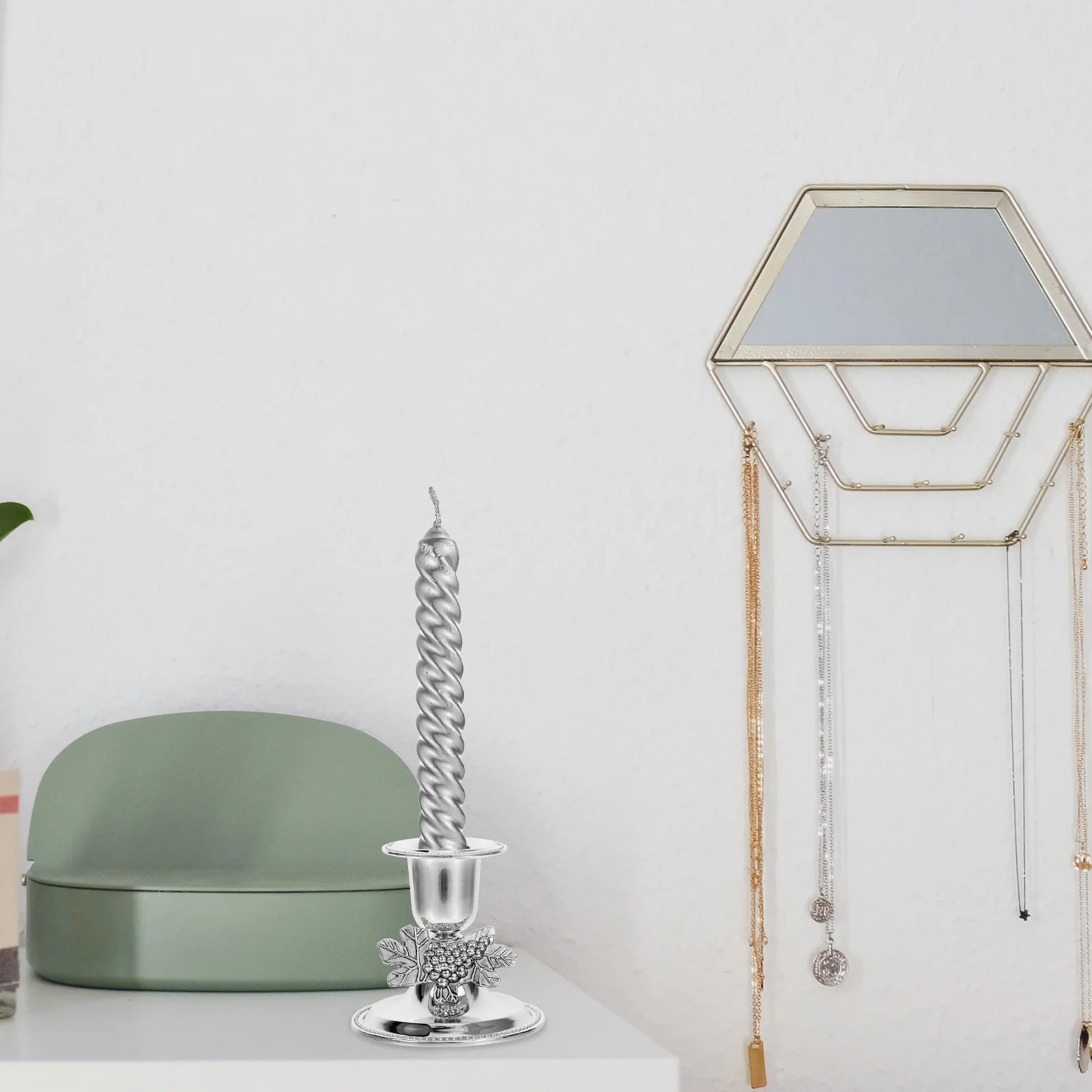 2Pcs Metal Holder Vintage Shabbat Candlestick Decorative Tabletop Stand for Romantic Dinner Party Home Decor
2Pcs Metal Holder Vintage Shabbat Candlestick Decorative Tabletop Stand for Romantic Dinner Party Home Decor