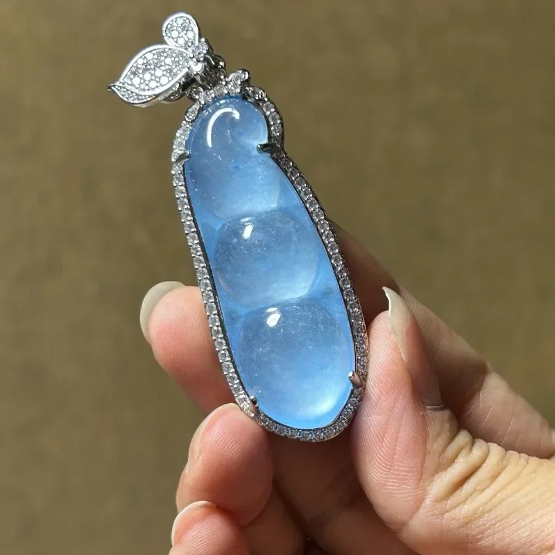 Natural High Ice Quartzite Jade Blue String Bean Pendant Necklace Jewelry
Natural High Ice Quartzite Jade Blue String Bean Pendant Necklace Jewelry