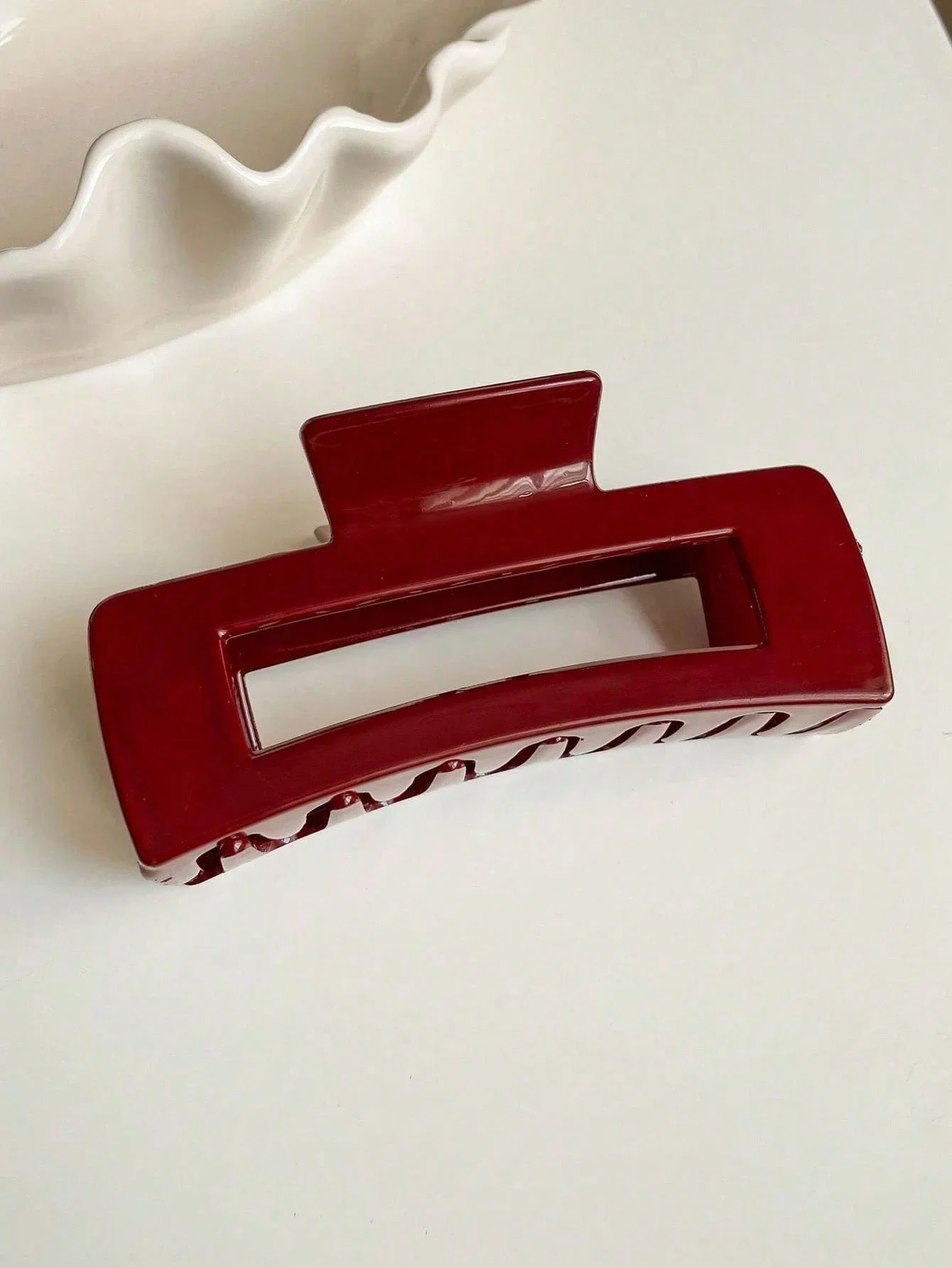 Burgundy Rectangular Hair Claw Clip For Women Elegant Casual Hair Accessory
Burgundy Rectangular Hair Claw Clip For Women Elegant Casual Hair Accessory