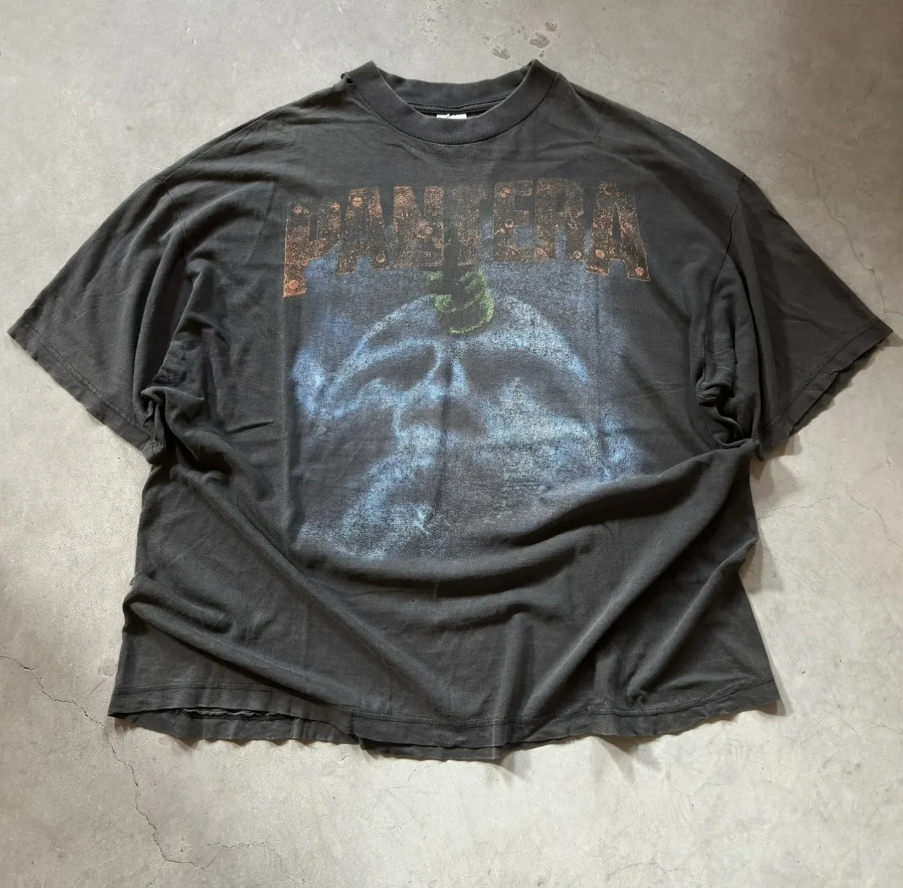 Футболка Pantera Band Classic Rock Retro Album Loose Fit, молодежный тренд, лето 2024
Футболка Pantera Band Classic Rock Retro Album Loose Fit, молодежный тренд, лето 2024