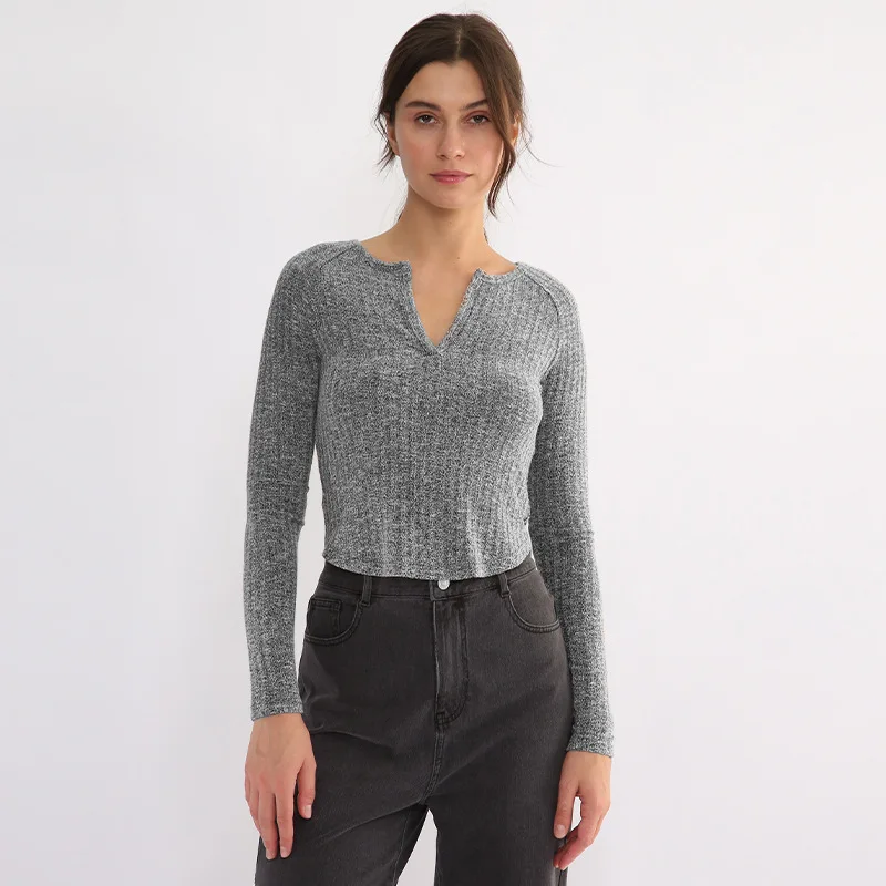 Elegant V-neck Base Tops Women Pullover Long Sleeve Soild Knitted T-shirt Chic Lady Outerwear Aesthetic Clothes Harajuku T Shirt
Elegant V-neck Base Tops Women Pullover Long Sleeve Soild Knitted T-shirt Chic Lady Outerwear Aesthetic Clothes Harajuku T Shirt