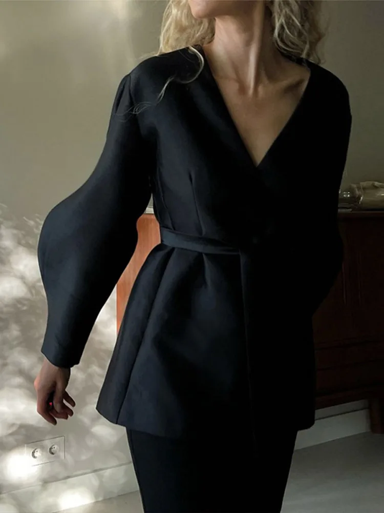 Elegant Satin V-neck Belt Jackets Women Casual Loose Solid Long Sleeved Top Female 2025 Spring Fashion Office Outwear Tops
Elegant Satin V-neck Belt Jackets Women Casual Loose Solid Long Sleeved Top Female 2025 Spring Fashion Office Outwear Tops 