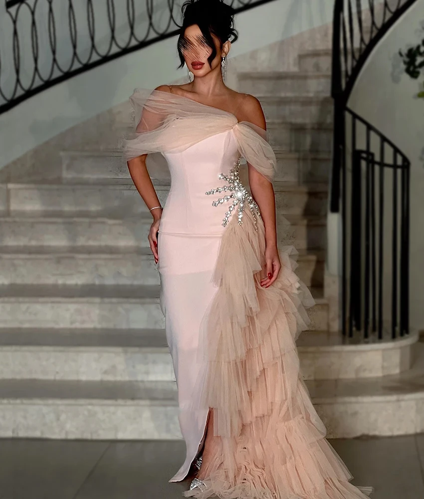 Lzhk Customized Exquisite Jersey Mermaid Off the Shoulder Crystal Tiered Evening Dress Delicate Boat Neck Bespoke Occasion Gowns
Lzhk Customized Exquisite Jersey Mermaid Off the Shoulder Crystal Tiered Evening Dress Delicate Boat Neck Bespoke Occasion Gowns