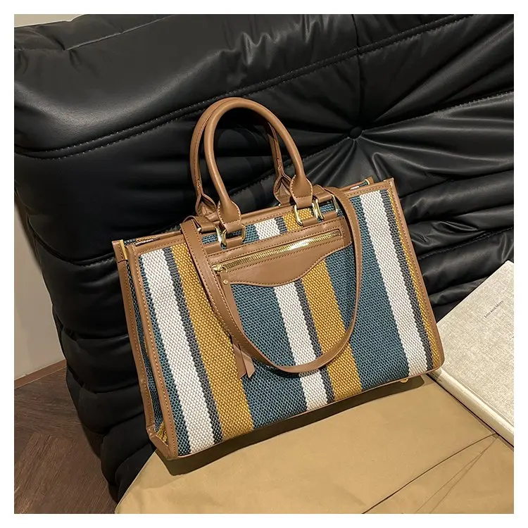 Новая сумка Maxi Tote 2025 года — многосторонняя сумка премиум-класса из искусственной кожи с яркими контрастными полосками и чехлом для ноутбука
Новая сумка Maxi Tote 2025 года — многосторонняя сумка премиум-класса из искусственной кожи с яркими контрастными полосками и чехлом для ноутбука