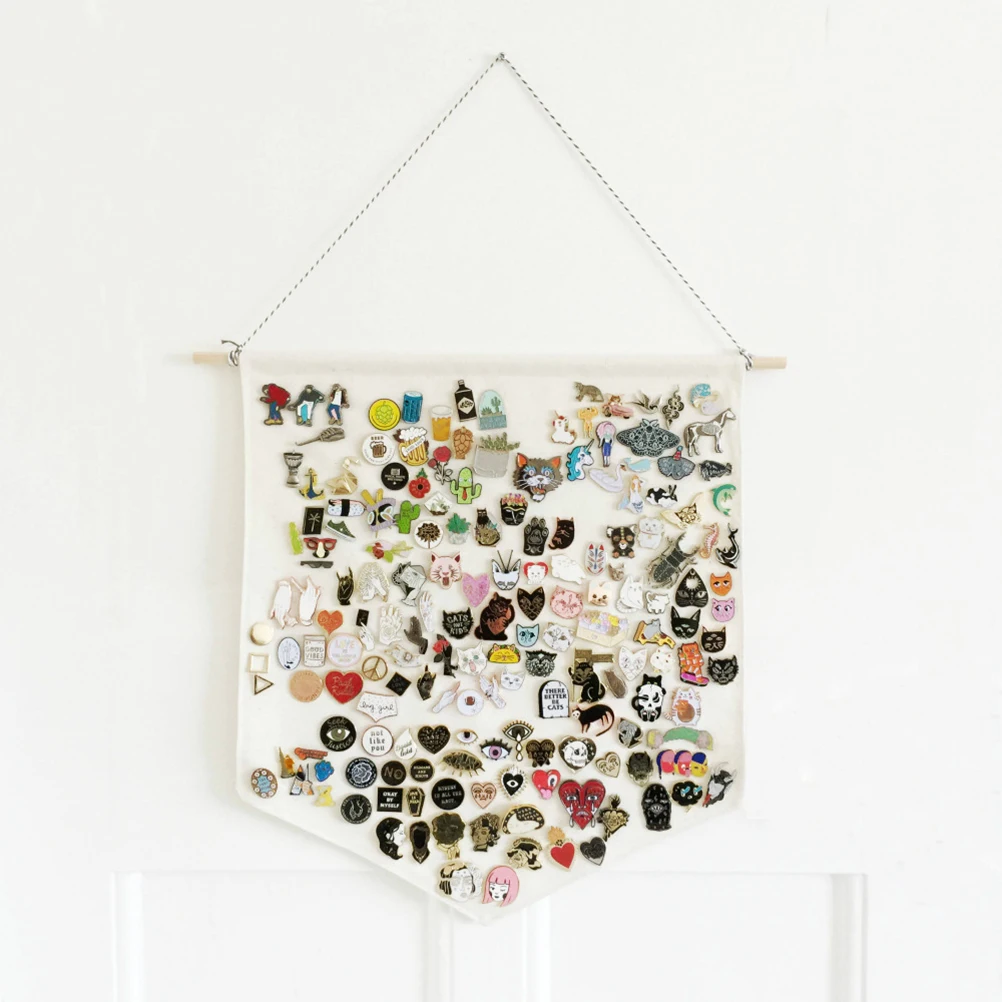White Hanging Badge Display Banner For Pin And Brooch Collectors Perfect For Kids Room Decoration
White Hanging Badge Display Banner For Pin And Brooch Collectors Perfect For Kids Room Decoration
