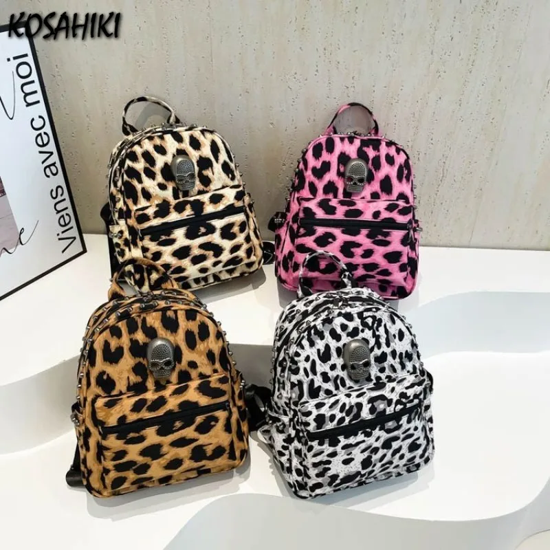 Harajuku леопардовый готический череп с заклепками мини-рюкзак роскошный дизайн женские повседневные дорожные сумки милый крутой Y2k эстетический панк школьный рюкзак 
Harajuku леопардовый готический череп с заклепками мини-рюкзак роскошный дизайн женские повседневные дорожные сумки милый крутой Y2k эстетический панк школьный рюкзак