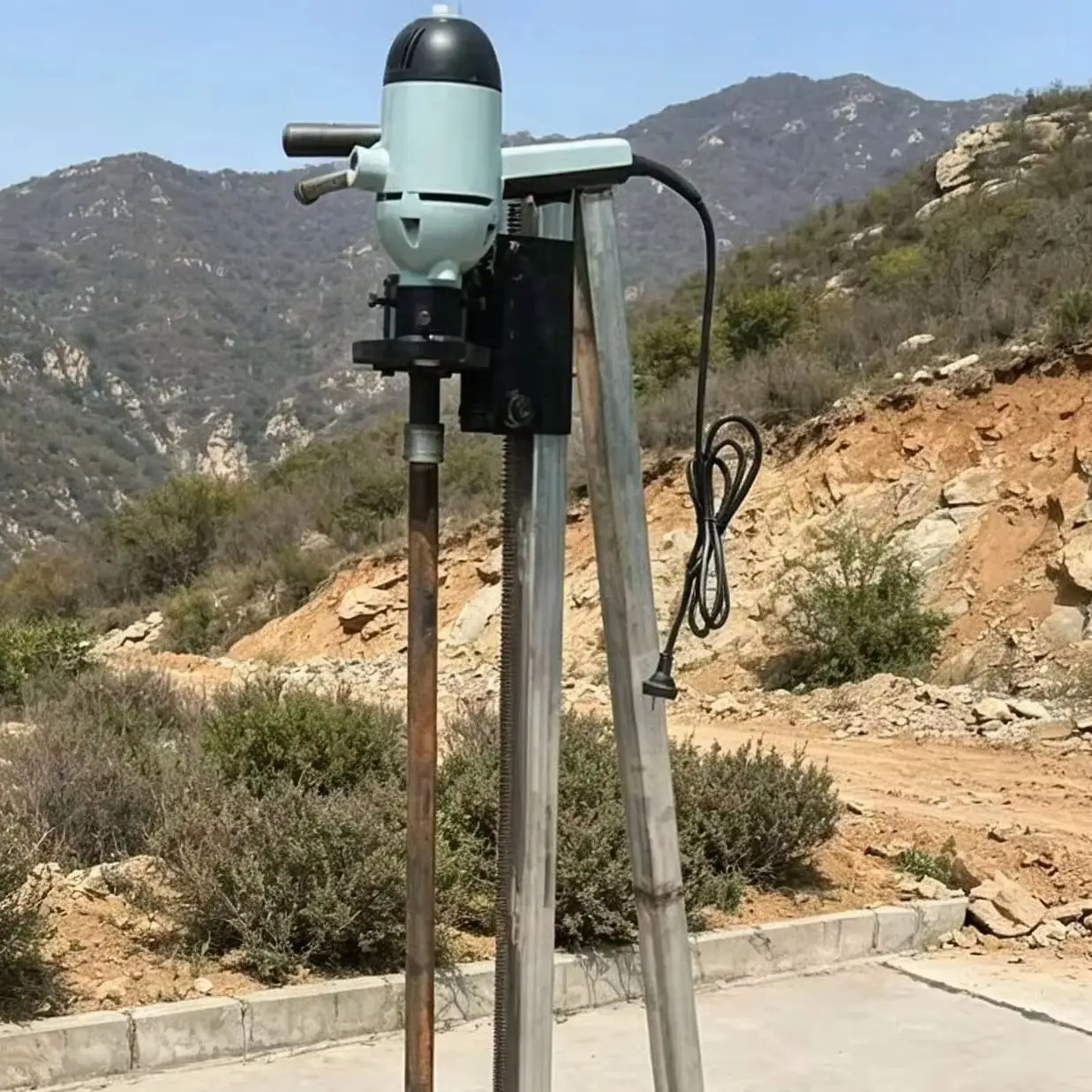 Customized Household Handheld Water Well Drilling Machine Easy Operation & Low Noise Small Civil Drilling Rig
Customized Household Handheld Water Well Drilling Machine Easy Operation & Low Noise Small Civil Drilling Rig