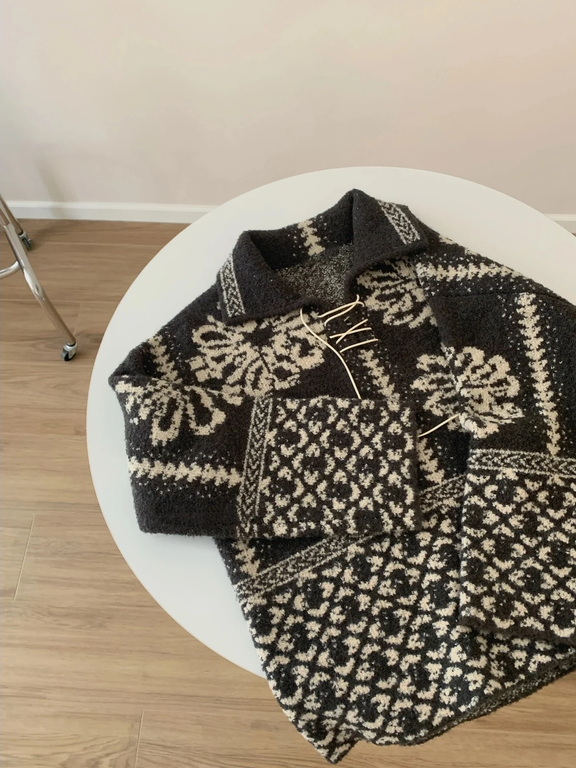 Heidd Autumn Winter Knitted Sweater Floral Embroidery Turn-down Collar Fair Isle Pattern Women's Polyester Fiber Geometric De...
Heidd Autumn Winter Knitted Sweater Floral Embroidery Turn-down Collar Fair Isle Pattern Women's Polyester Fiber Geometric De...