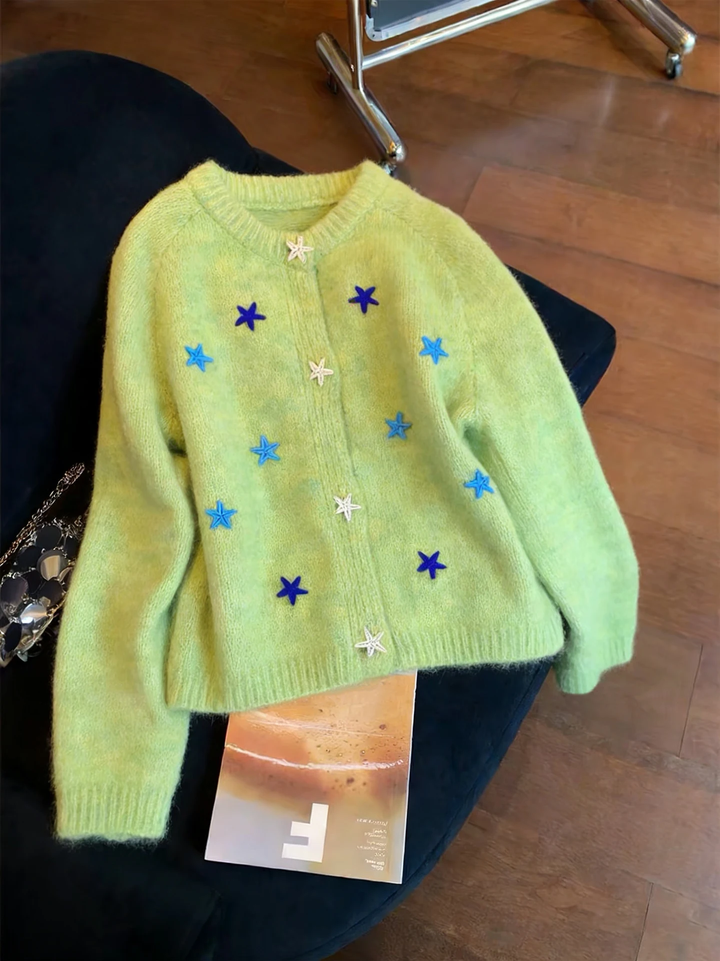 Spring Autumn een Star round Ne Knitted Sweater Coat Women's Loose Single Button Open Cardigan Korean Sle Commute Faion
Spring Autumn een Star round Ne Knitted Sweater Coat Women's Loose Single Button Open Cardigan Korean Sle Commute Faion