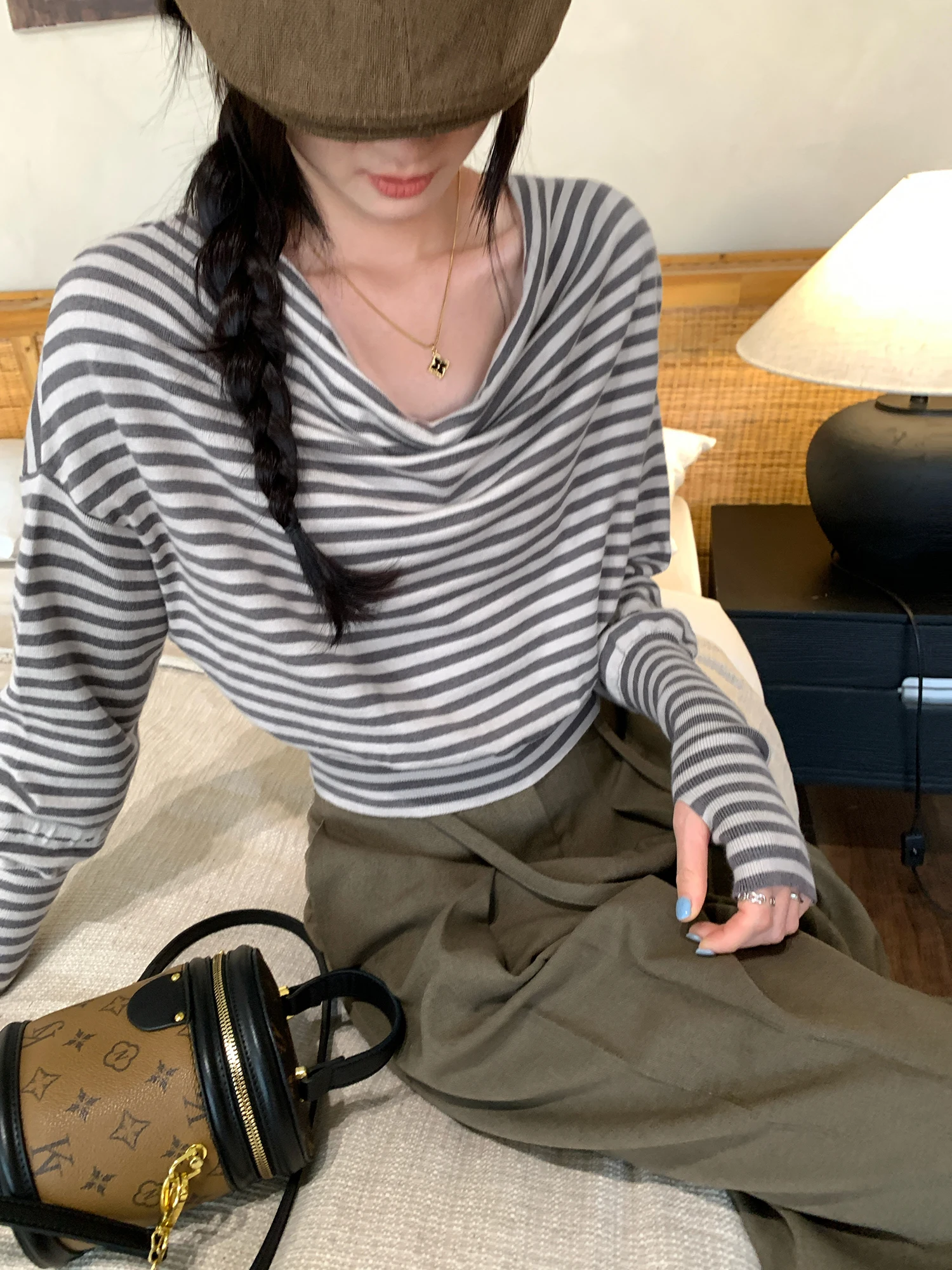 Gray Striped Knitted Inner Wear Sweater Women's Autumn Winter New Style Korean Loose Fit Casual Low round Neck One Shoulder
Gray Striped Knitted Inner Wear Sweater Women's Autumn Winter New Style Korean Loose Fit Casual Low round Neck One Shoulder