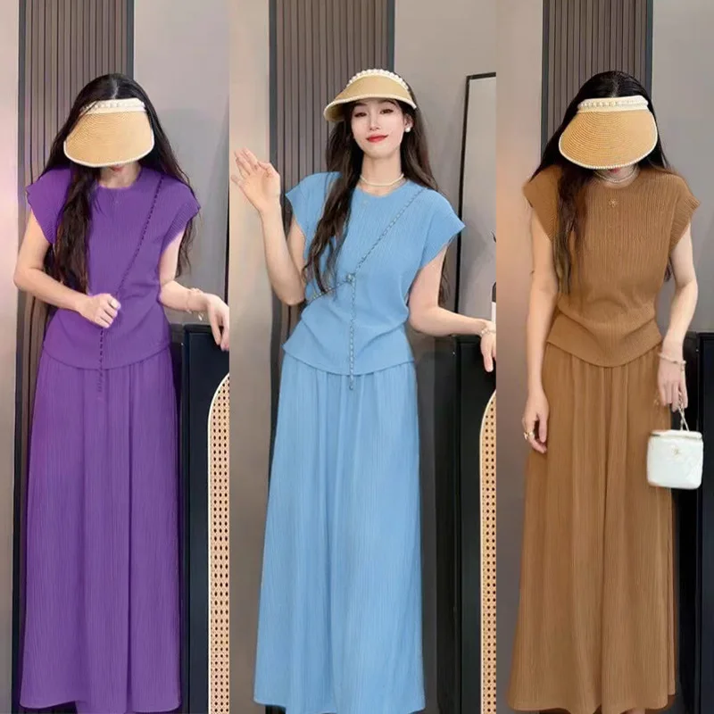 Верхняя юбка/летний новый повседневный костюм для женщин, простой и стильный свободный и утягивающий комплект из двух предметов черного цвета 
Верхняя юбка/летний новый повседневный костюм для женщин, простой и стильный свободный и утягивающий комплект из двух предметов черного цвета