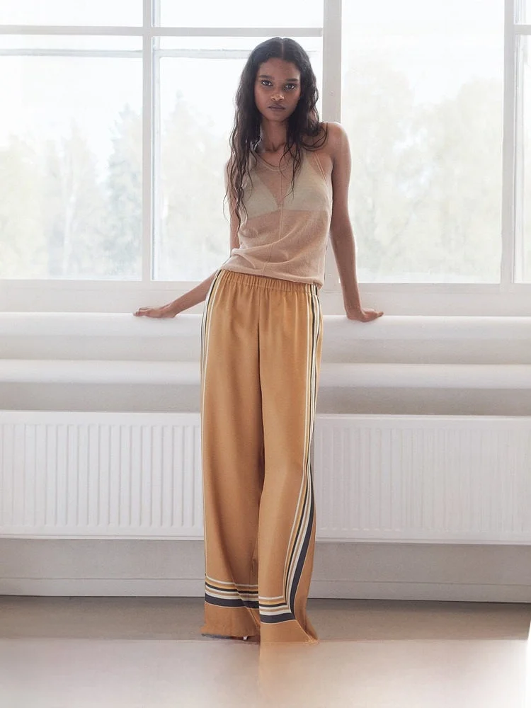 Summer New Women's Satin Wide Leg Pants Casual Style Natural Waist Polyester Fiber H&M 1339934 Ladies High Waist Trousers
Summer New Women's Satin Wide Leg Pants Casual Style Natural Waist Polyester Fiber H&M 1339934 Ladies High Waist Trousers