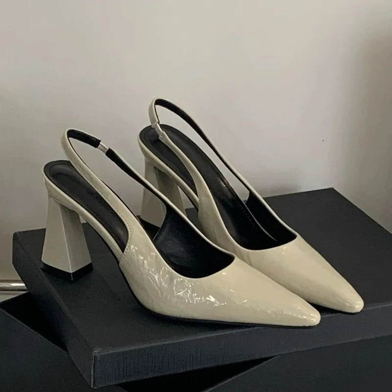 Лето 2023, женские босоножки на толстом каблуке, модные туфли без шнуровки с закрытым носком, дизайнерское стильное вечернее платье, женская обувь
Лето 2023, женские босоножки на толстом каблуке, модные туфли без шнуровки с закрытым носком, дизайнерское стильное вечернее платье, женская обувь