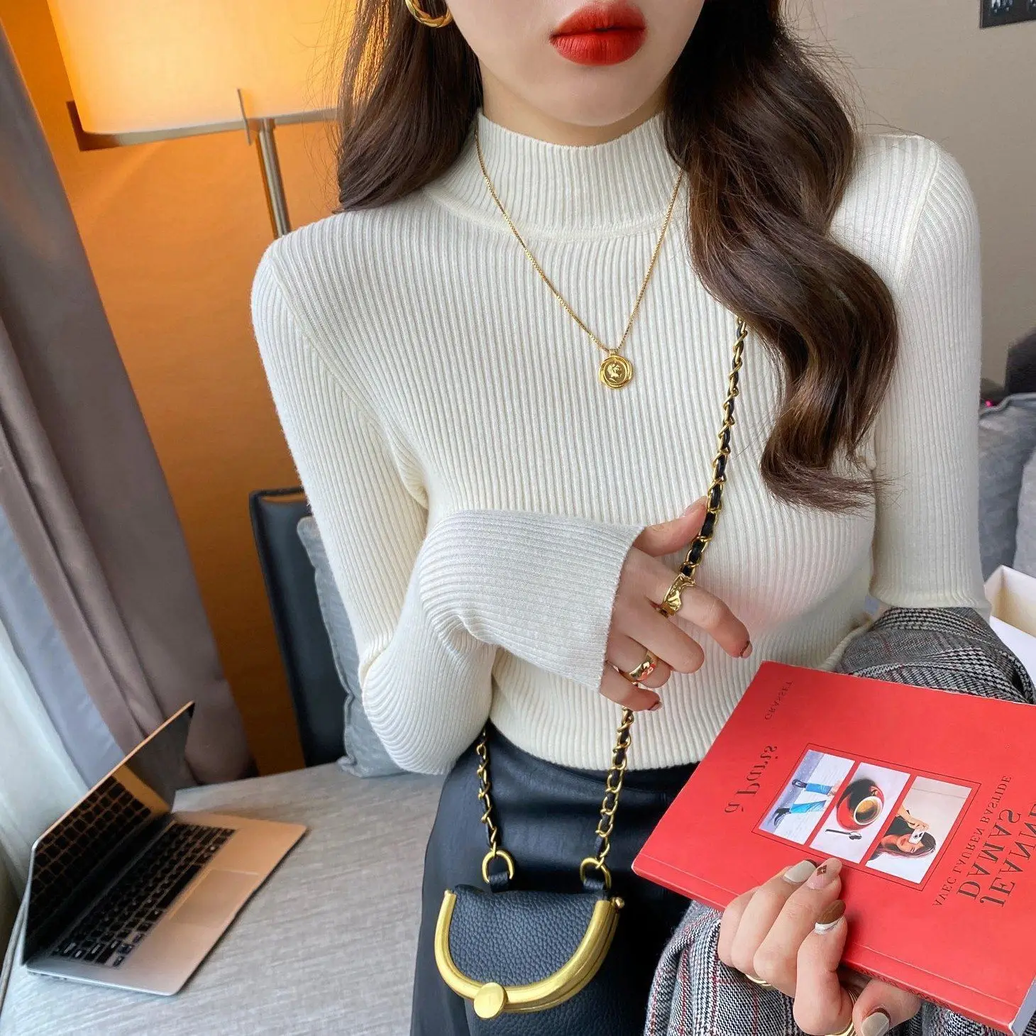 Thickened Fleece Women's Knitted Sweater Winter Warm Base Shirt Autumn Winter Half High Collar Mink Integrated Velvet Top
Thickened Fleece Women's Knitted Sweater Winter Warm Base Shirt Autumn Winter Half High Collar Mink Integrated Velvet Top