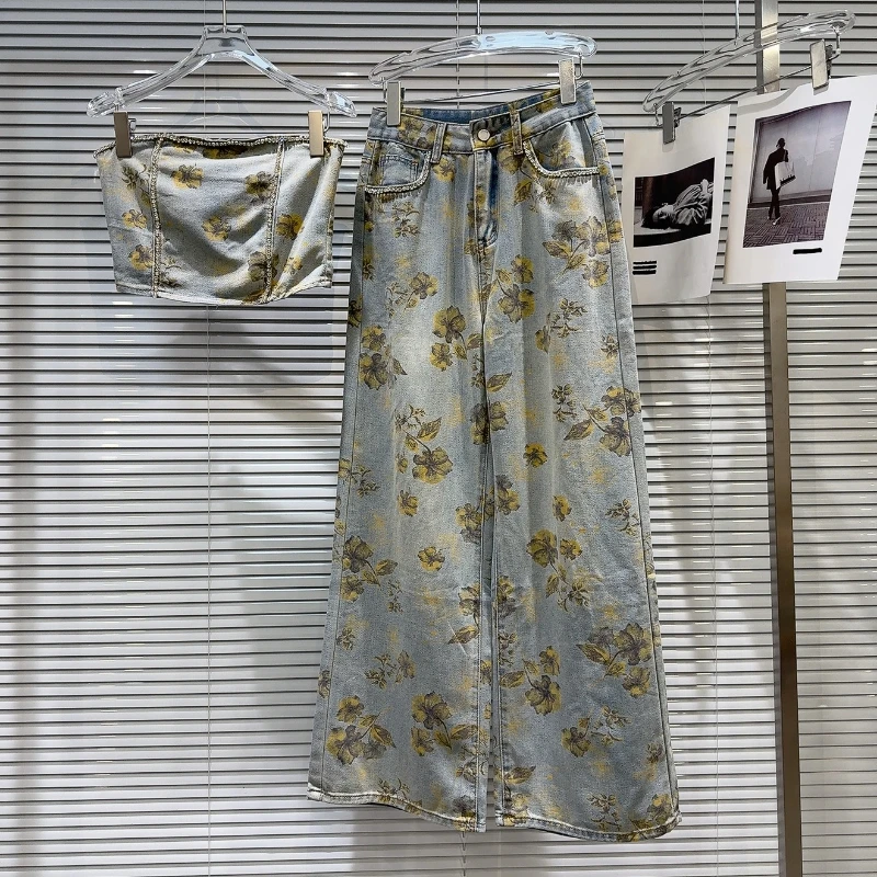 Female Fashion Casual Two-pieces Set Rhinestone Edge Floral Denim Strapless Top High Waist Straight Wide Leg Jeans
Female Fashion Casual Two-pieces Set Rhinestone Edge Floral Denim Strapless Top High Waist Straight Wide Leg Jeans