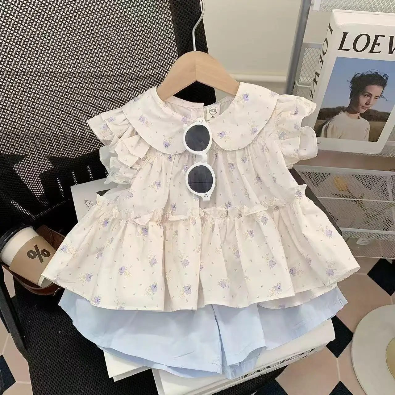 Girls' Summer Set New Children's Stylish Short Sleeved Top and Shorts Two-piece Set Thin Clothing for Baby Girls
Girls' Summer Set New Children's Stylish Short Sleeved Top and Shorts Two-piece Set Thin Clothing for Baby Girls
