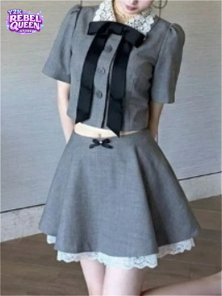 Japanese Sweet 2-Piece Set Women Slim Bow Lace Collar Top + High Waist Skirt Summer Fashion Casual Daily Party Coquette Outfits
Japanese Sweet 2-Piece Set Women Slim Bow Lace Collar Top + High Waist Skirt Summer Fashion Casual Daily Party Coquette Outfits