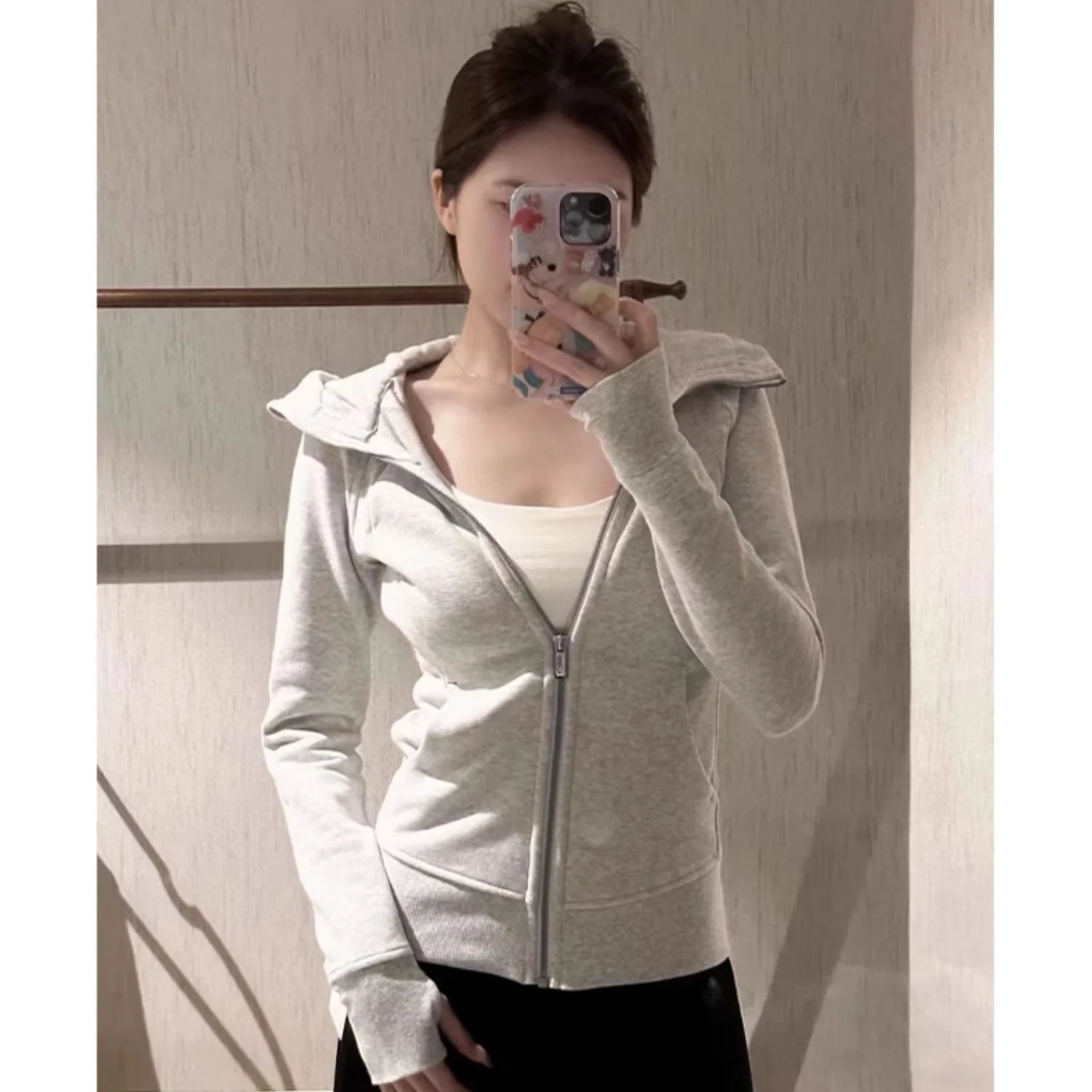 Quality Mamba slim waist-hugging sweatshirt short jacket 2025 autumn and winter new slim cardigan zipper top
Quality Mamba slim waist-hugging sweatshirt short jacket 2025 autumn and winter new slim cardigan zipper top