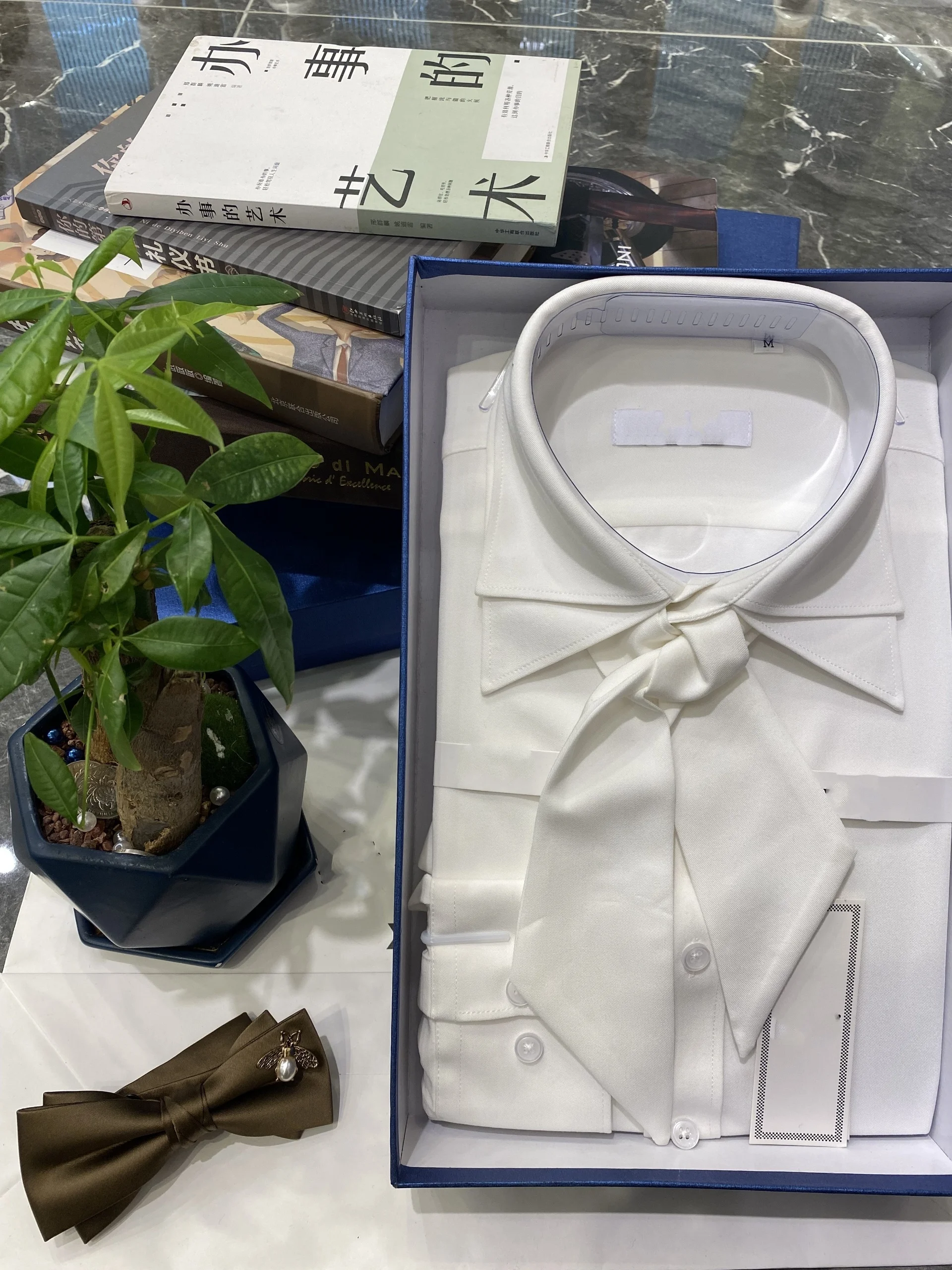 Only shirts High quality non iron fashion casual white men shirts loose and comfortable palace easy-care Lotus lace shirt Only
Only shirts High quality non iron fashion casual white men shirts loose and comfortable palace easy-care Lotus lace shirt Only
