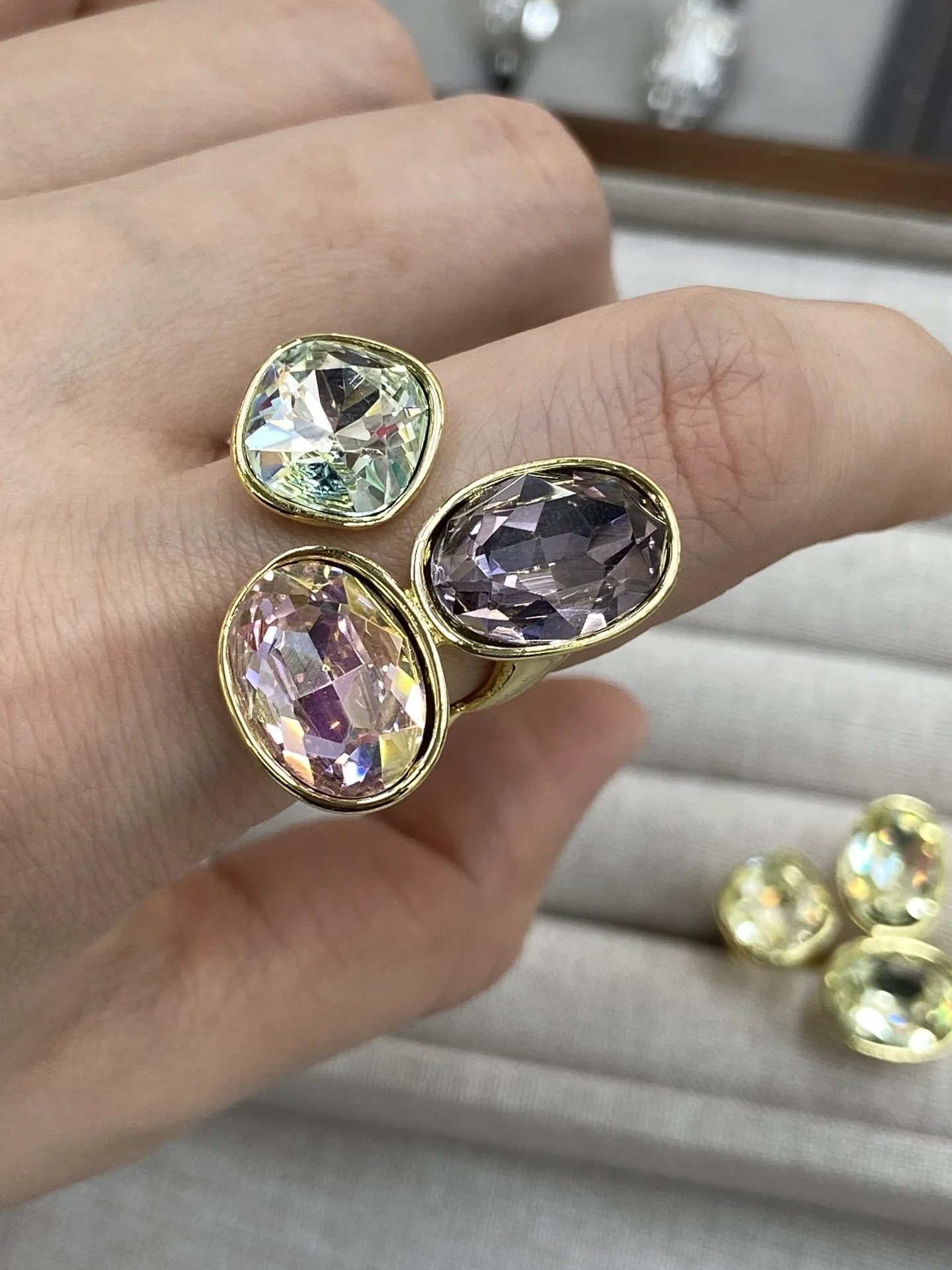Exaggerated Geometric Two-Tone Crystal Ring Open Style Finger Ring Women's Fashion Jewelry Versatile Triangular Shape
Exaggerated Geometric Two-Tone Crystal Ring Open Style Finger Ring Women's Fashion Jewelry Versatile Triangular Shape
