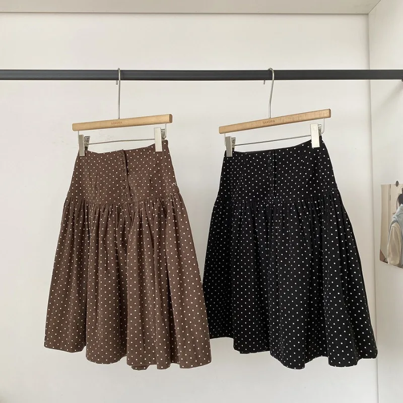 Винтажная вельветовая юбка в корейском стиле для женщин, с принтом в горошек, повседневная модная юбка в стиле Харадзюку, элегантная осенне-зимняя юбка с рюшами
Винтажная вельветовая юбка в корейском стиле для женщин, с принтом в горошек, повседневная модная юбка в стиле Харадзюку, элегантная осенне-зимняя юбка с рюшами