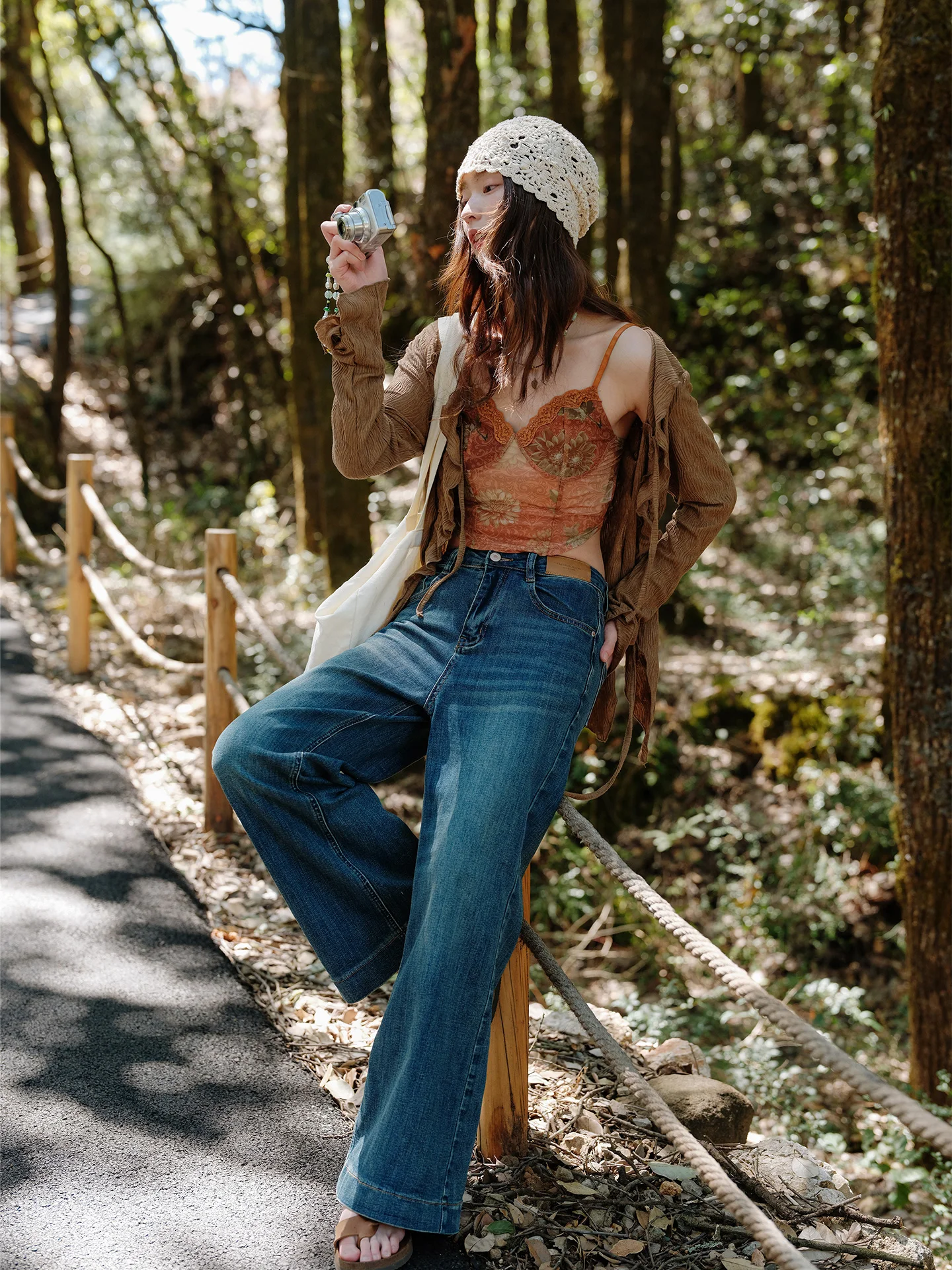 Retro Loose Fit Casual Blue Jeans Women's High Waist Wide Leg Pants Bell Bottoms Straight Cut Multi-Functional Denim Trousers
Retro Loose Fit Casual Blue Jeans Women's High Waist Wide Leg Pants Bell Bottoms Straight Cut Multi-Functional Denim Trousers