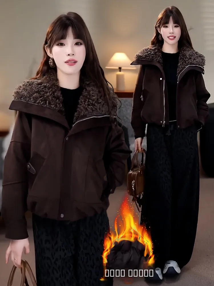 Женское утепленное пальто с флисовой подкладкой, винтажное, с лоскутным дизайном, меховым воротником, повседневное, зимняя верхняя одежда в корейском стиле
Женское утепленное пальто с флисовой подкладкой, винтажное, с лоскутным дизайном, меховым воротником, повседневное, зимняя верхняя одежда в корейском стиле