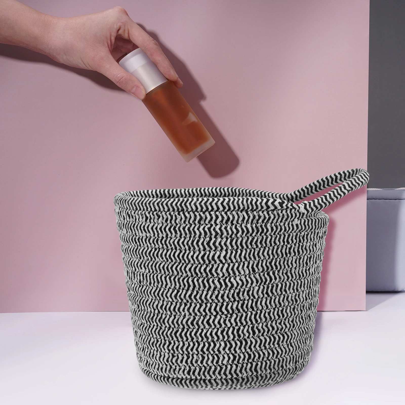 Тканый стол для хранения, ганайзер, домашняя тканая корзина, декор, коробка из хлопковой веревки, настольный контейнер для мелочей, легкий модный
Тканый стол для хранения, ганайзер, домашняя тканая корзина, декор, коробка из хлопковой веревки, настольный контейнер для мелочей, легкий модный