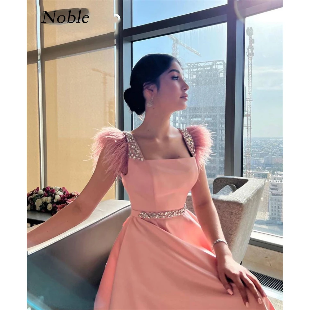 Noble Pink Popular Square Neckline Summer Formal Evening Dress For Women 2023 Short Sleeves With Feathers Custom Gowns
Noble Pink Popular Square Neckline Summer Formal Evening Dress For Women 2023 Short Sleeves With Feathers Custom Gowns