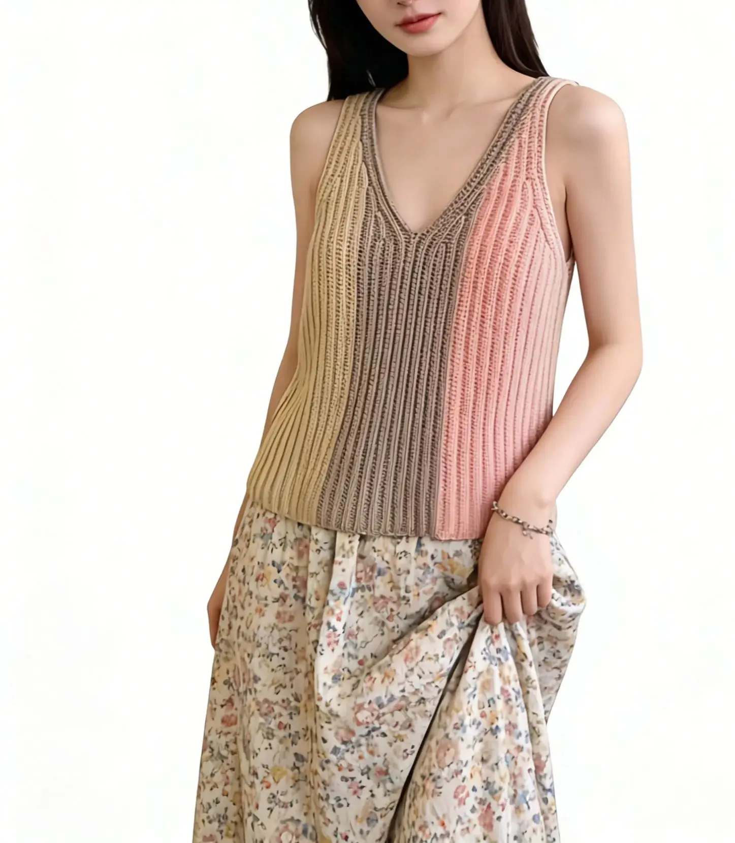 A Easy, Casual Sleeveless Top for Women, a Stylish Vest for Summer
A Easy, Casual Sleeveless Top for Women, a Stylish Vest for Summer